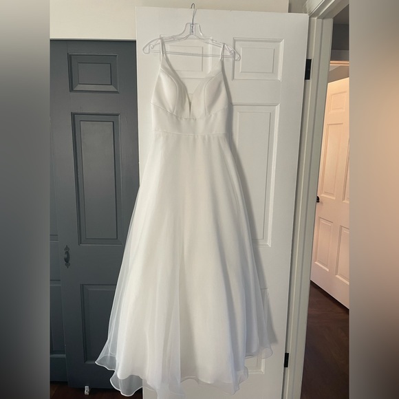 Oreasposa Wedding Dress - Picture 4 of 4